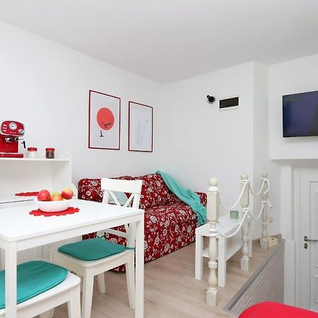 Sha La La - Charming, Unique Studio In A Historic Building Next To A Castle, Wifi, Smart Tv, Washer-Dryer Bakar Exterior foto