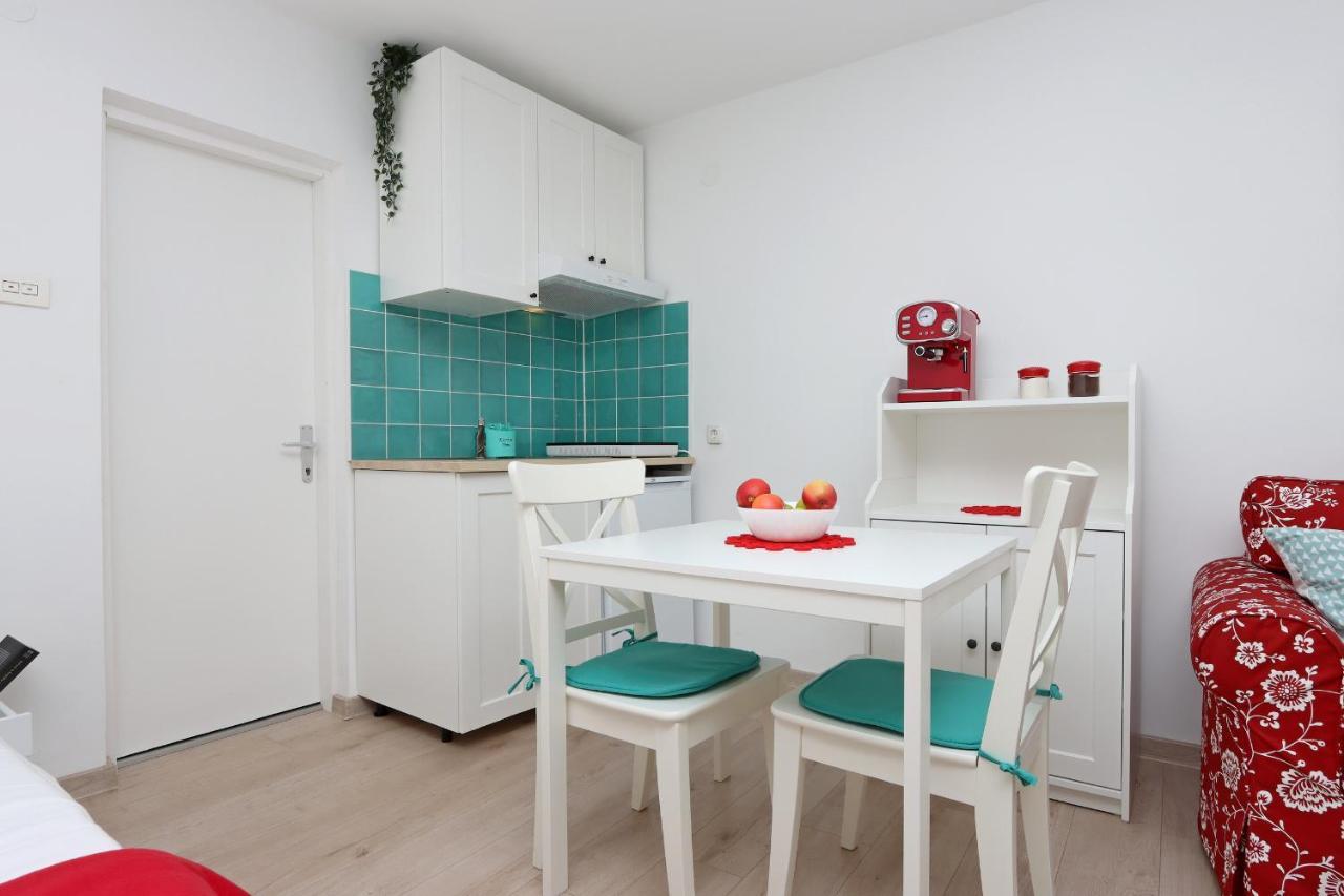 Sha La La - Charming, Unique Studio In A Historic Building Next To A Castle, Wifi, Smart Tv, Washer-Dryer Bakar Exterior foto